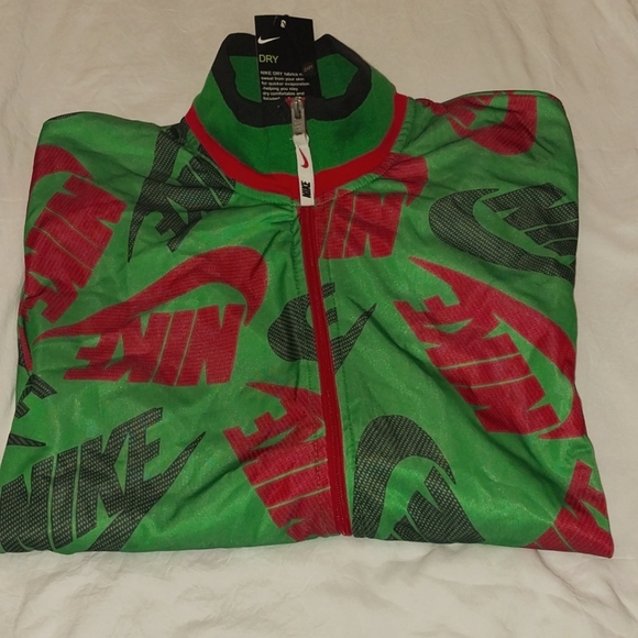 SOLD Men's Nike Perfomance Jacket (SOLD) - Picture 3 of 3